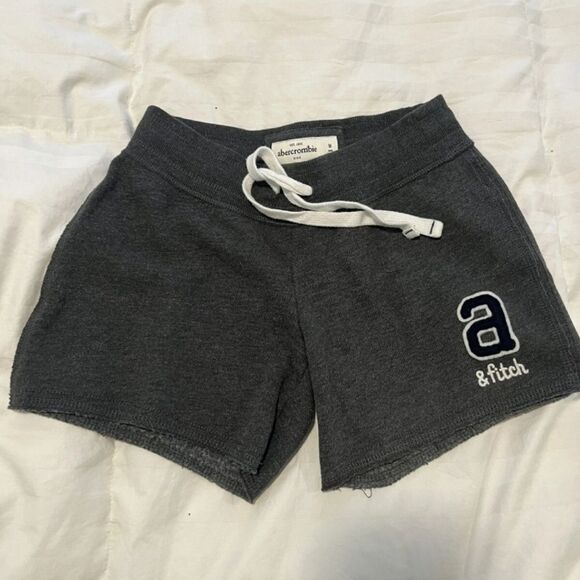 Abercrombie Charcoal Gray Shorts Embroidered Detail Vintage Medium - Picture 1 of 16